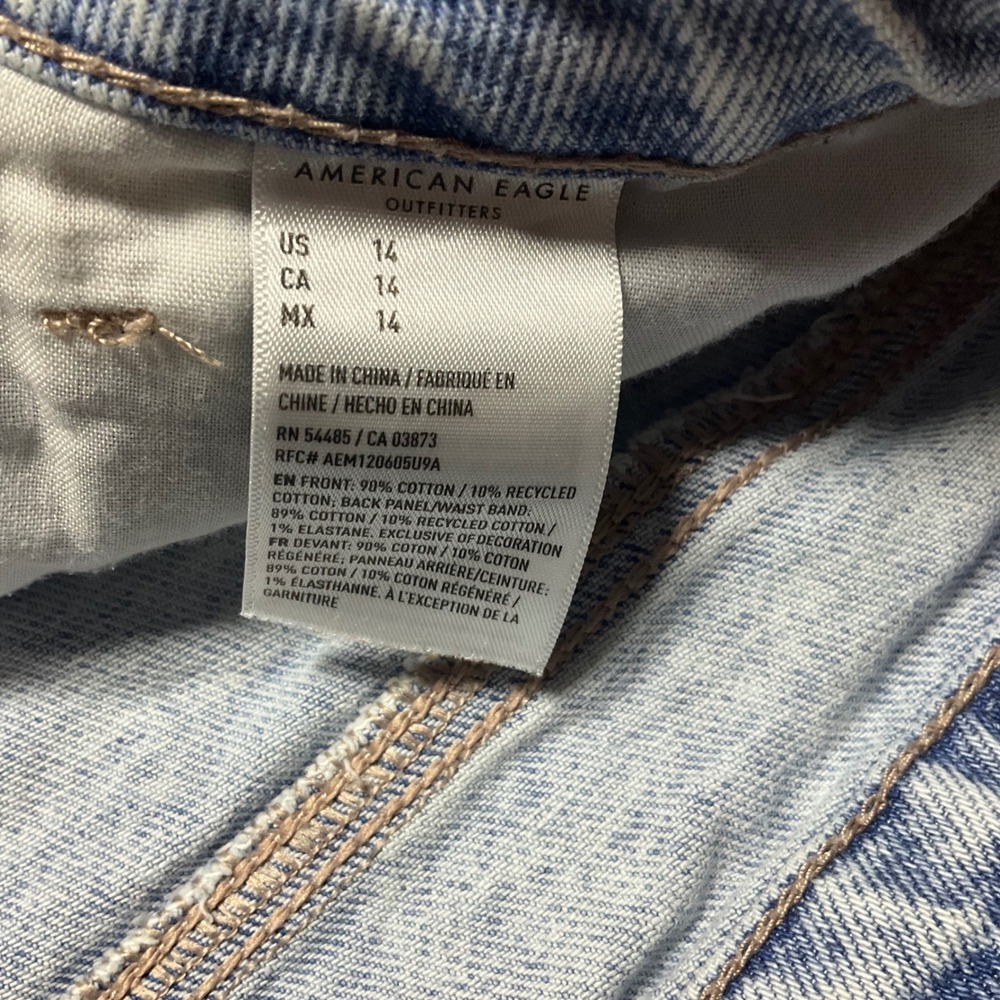American Eagle Strigid Mom Shorts Womens 14 Light Wash Denim High Rise - Picture 4 of 9